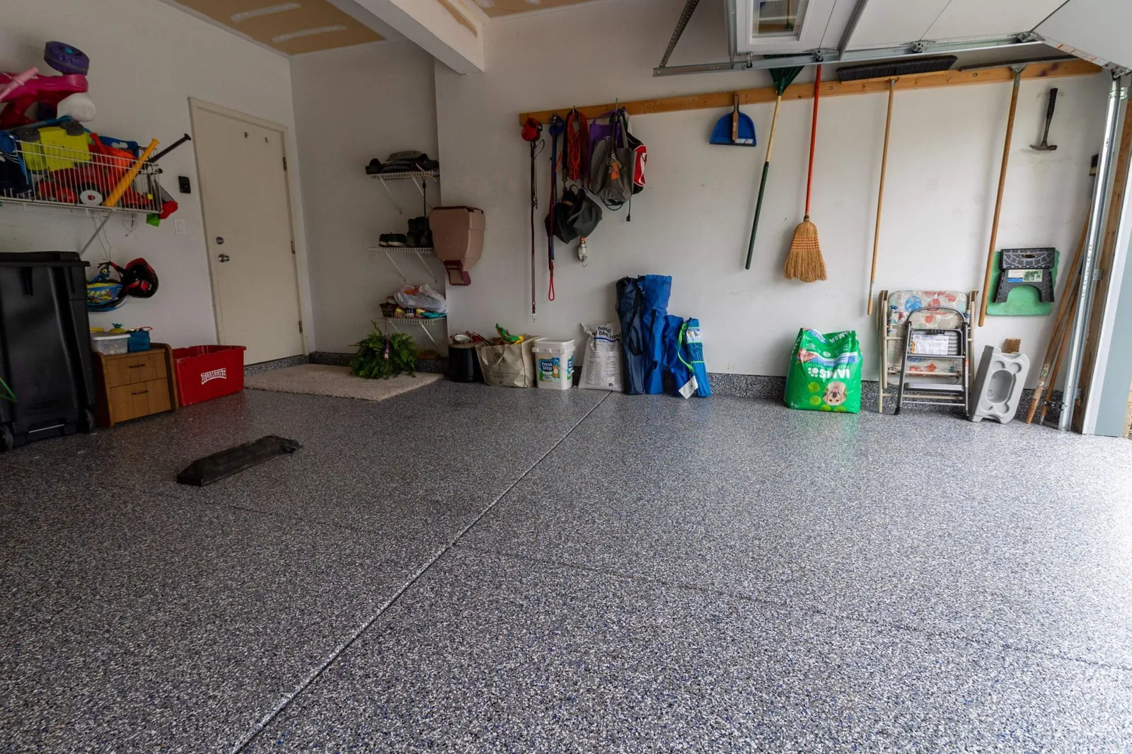 Family garage, coated wall to wall